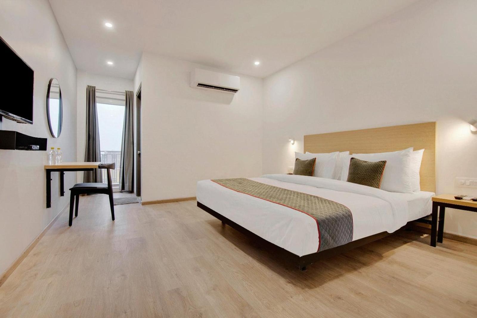 Naveen Hotel 4*