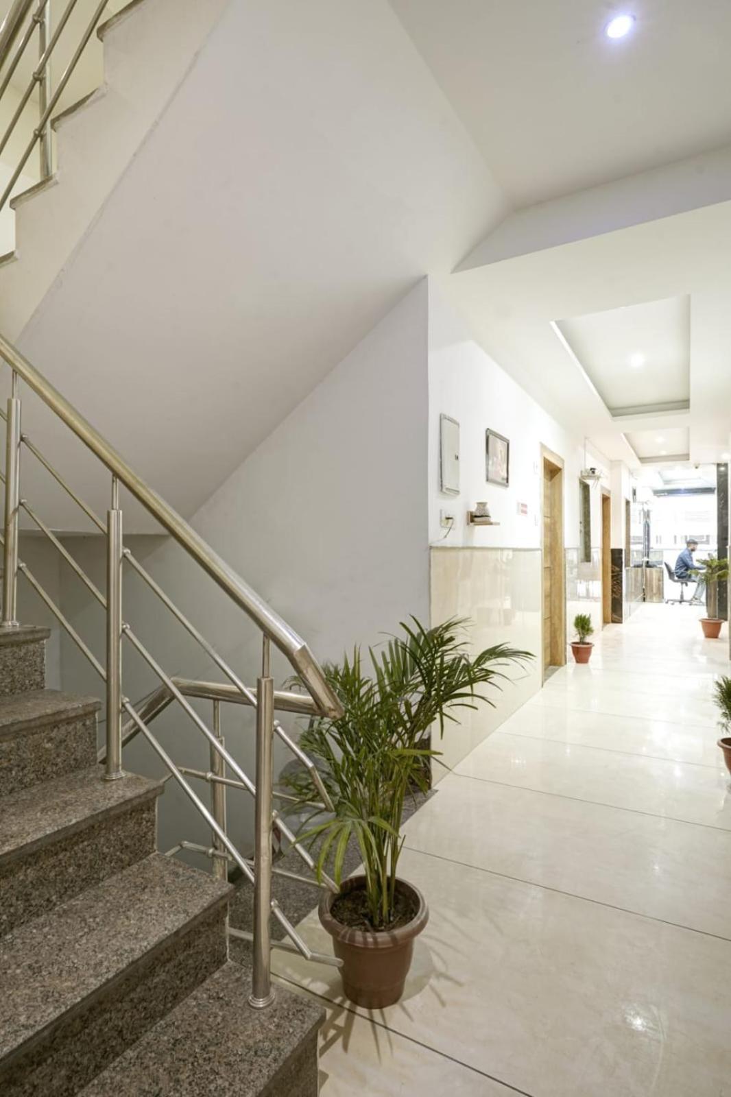 Naveen Hotel 4*