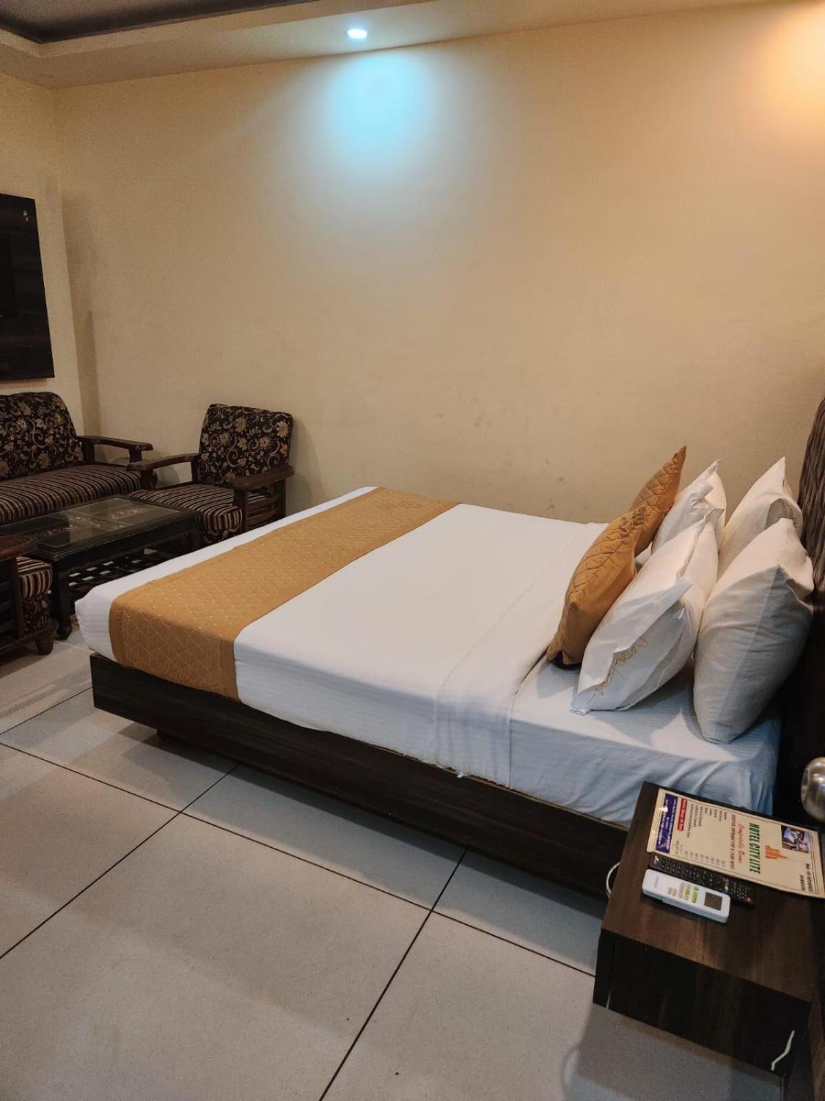 Hotel Naveen